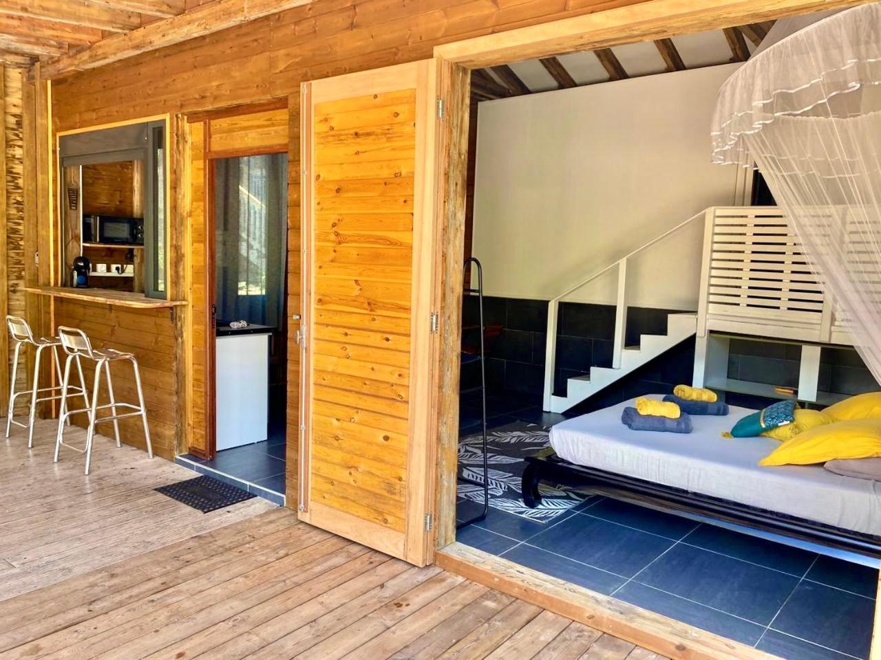 Charmant Bungalow Tout Confort Climatise - Terrasse Et Acces Plage ! Deshaies Exterior foto
