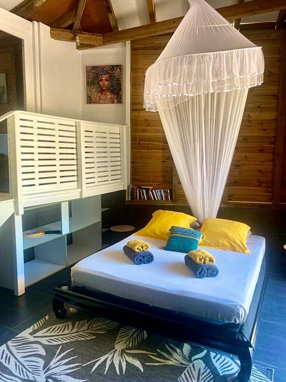 Charmant Bungalow Tout Confort Climatise - Terrasse Et Acces Plage ! Deshaies Exterior foto
